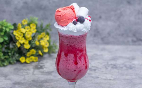 Mixed berry milkshake