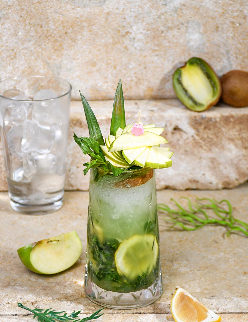 Green apple kiwi mojito