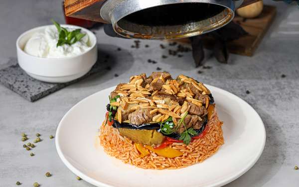 Eggplant maklouba with meat