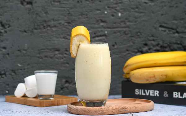 Banana milkshake