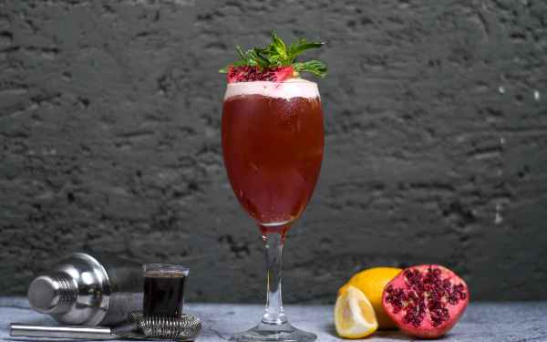 Pomegranate iced tea
